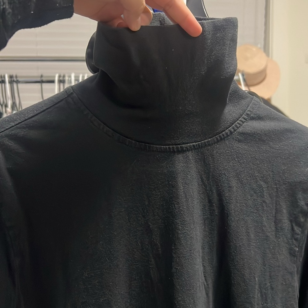 URBAN OUTFITTERS Black Turtleneck Sweater Cotton Soft Pullover size Small - Picture 3 of 7